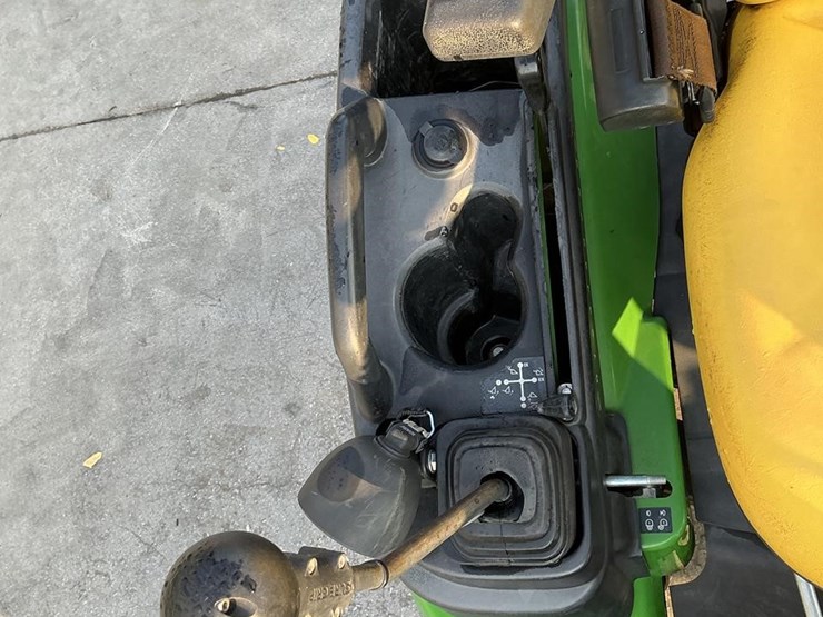 2018-john-deere-1025r-image-14
