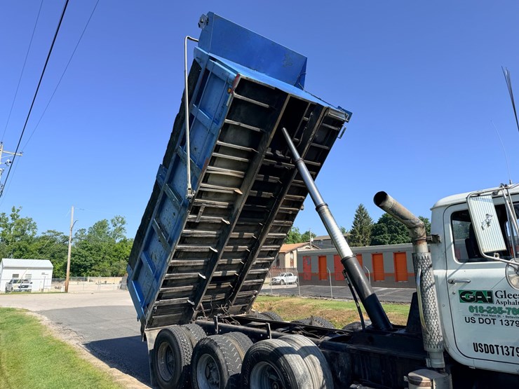 1993-mack-dm690s-image-26