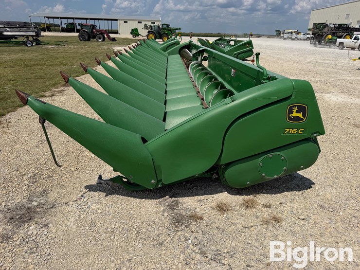 2020-john-deere-716c-image-4