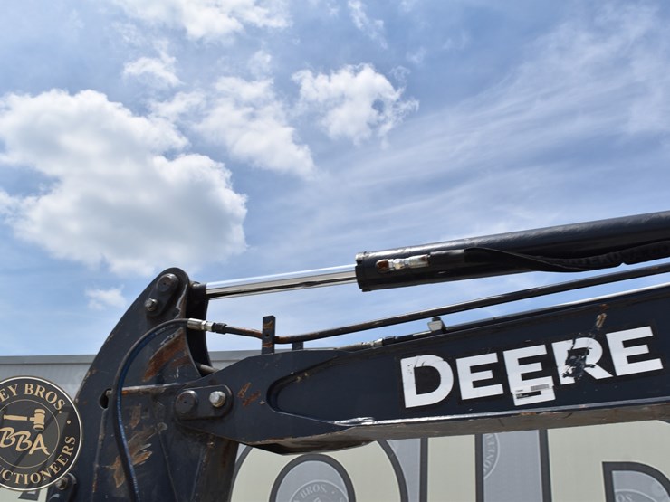 2020-deere-35g-image-24