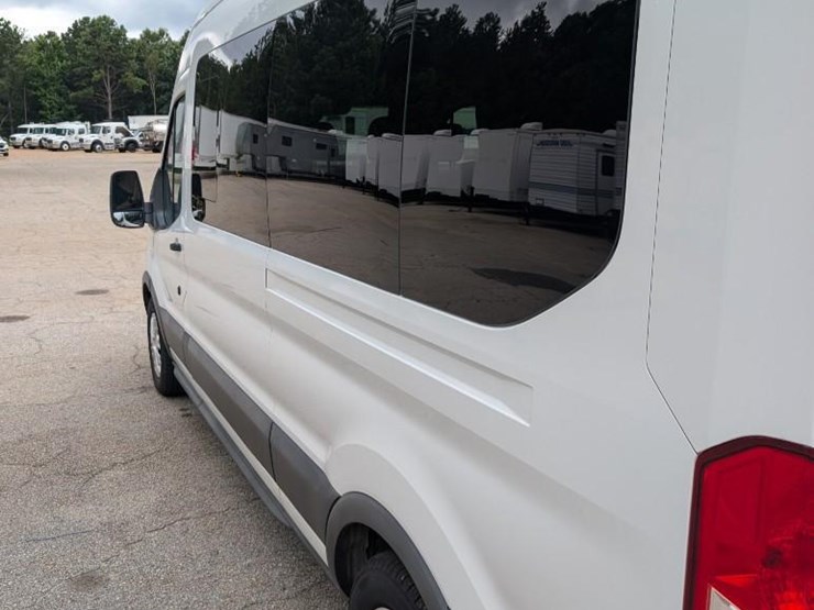 2016-ford-transit-image-5