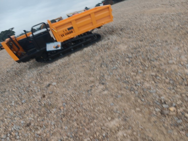 #l75-016-•-2026-future-j1500-crawler-dumper-image-2