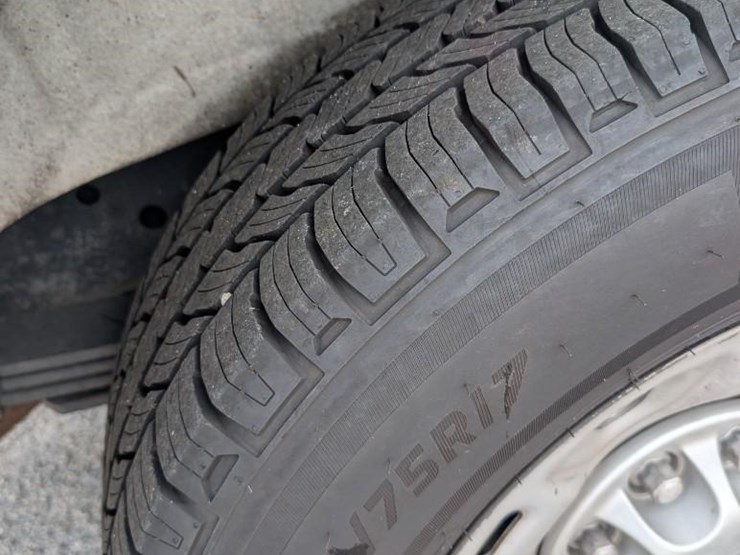2013-nissan-nv3500-image-18