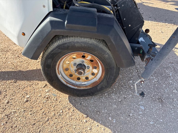 2017-generac-mobile-products-mlt6smds-6kw-s/a-bumper-pull-light-tower-image-7