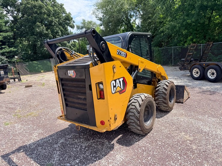 2014-caterpillar-272d-image-14