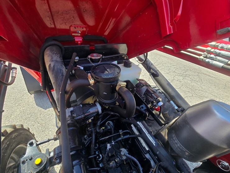 2023-mahindra-4550-image-28
