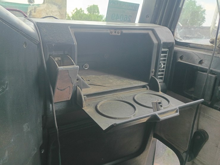 1995-freightliner-fld120-image-45