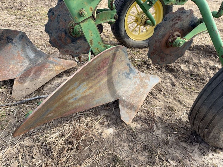 john-deere-no.-44-pull-type-two-bottom-plow-image-12