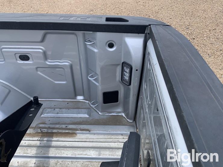2023-chevrolet-2500-image-15