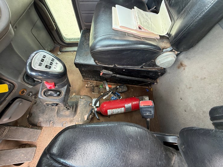 2019-peterbilt-389-image-42
