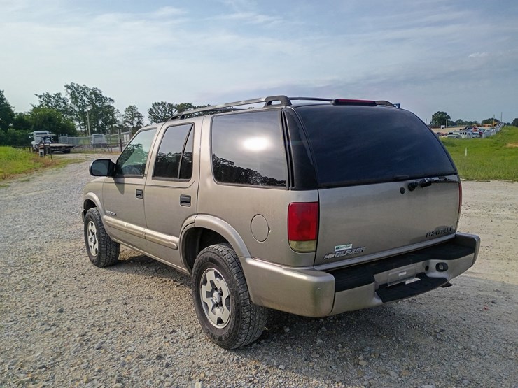 2003-chevrolet-blazer-image-5