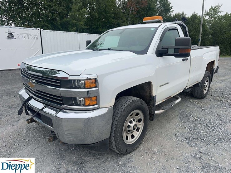 2016-chevrolet-silverado-2500-image-1