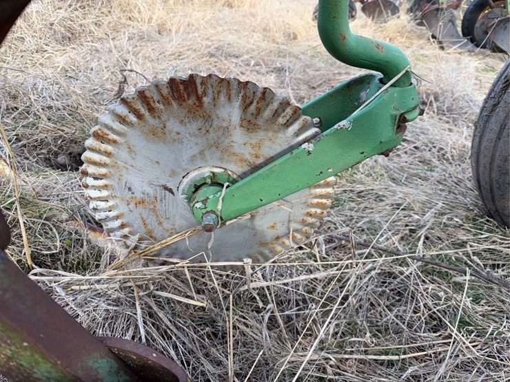 john-deere-pull-type-three-bottom-plow-image-26