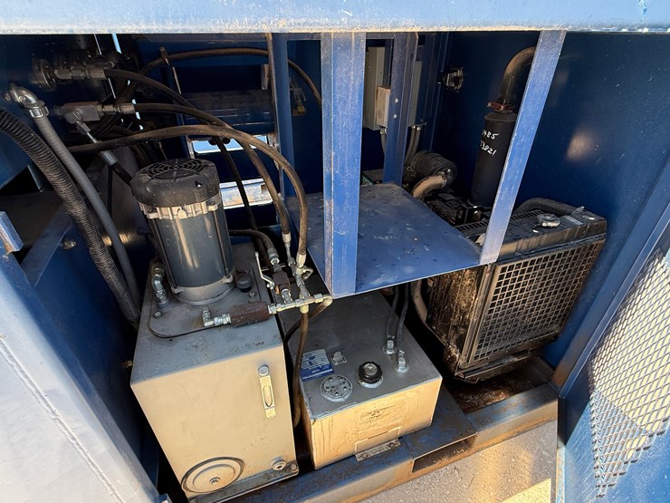 self-contained-20k-wp-grease-injection-unit-combo-p/b-8.4-kw-isuzu-diesel-generator-image-10