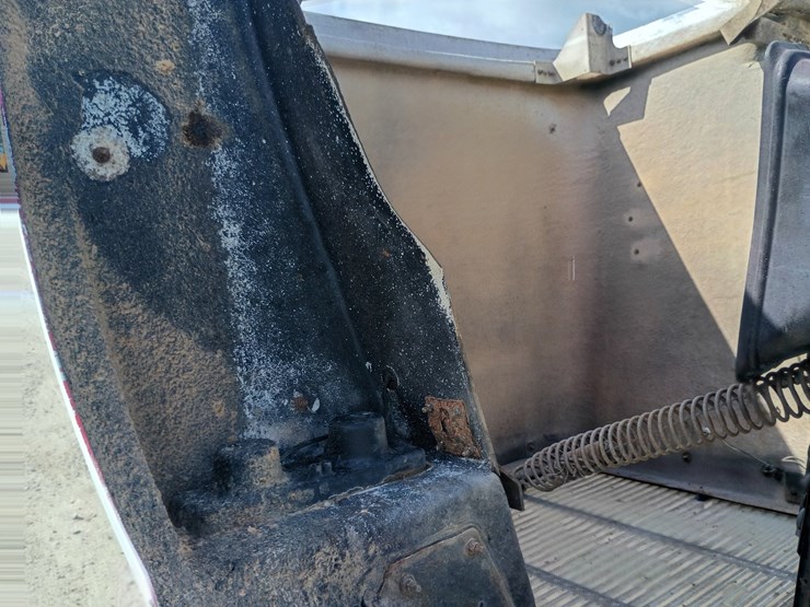 #24861-•-1988-freightliner-flc-dump-truck-image-43