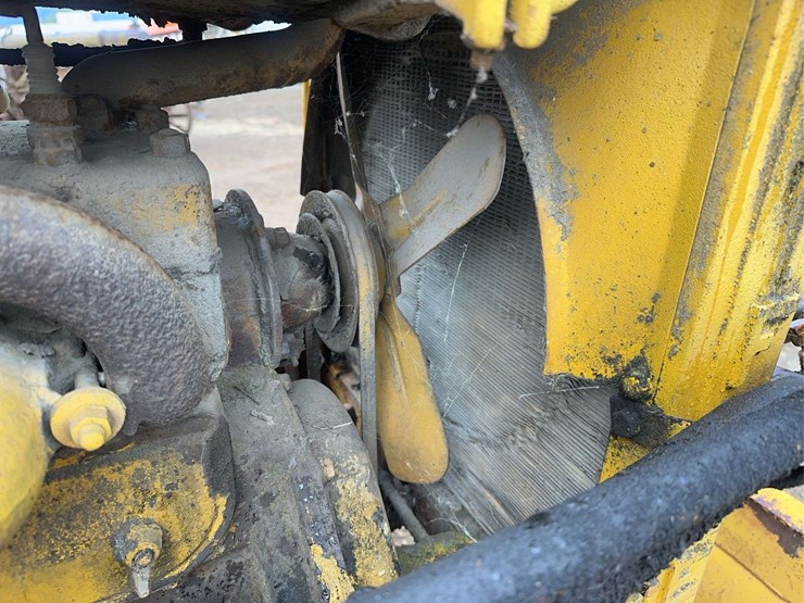 caterpillar-fifteen-image-36