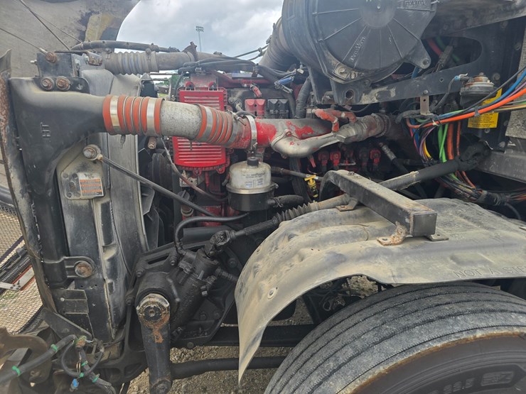 2010-kenworth-t2000-image-31