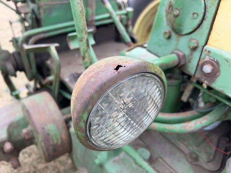 john-deere-520-image-28