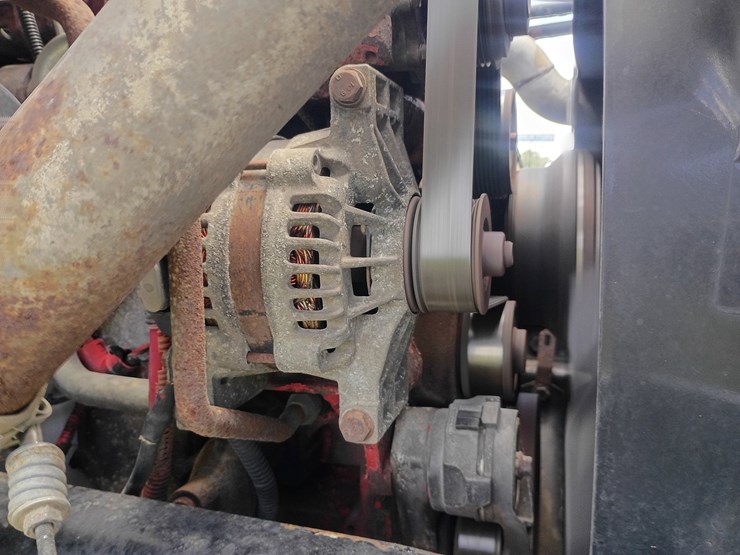 2008-freightliner-m2-106-image-27
