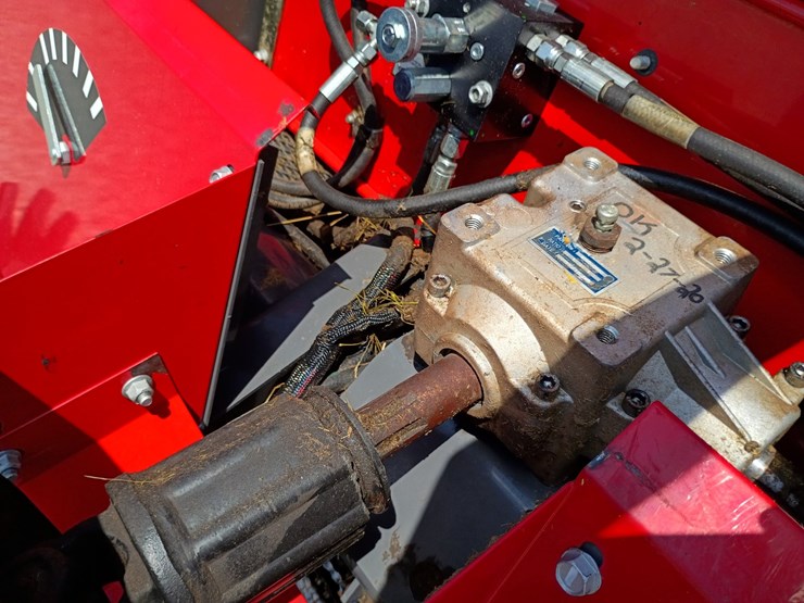 massey-ferguson-1745-image-14