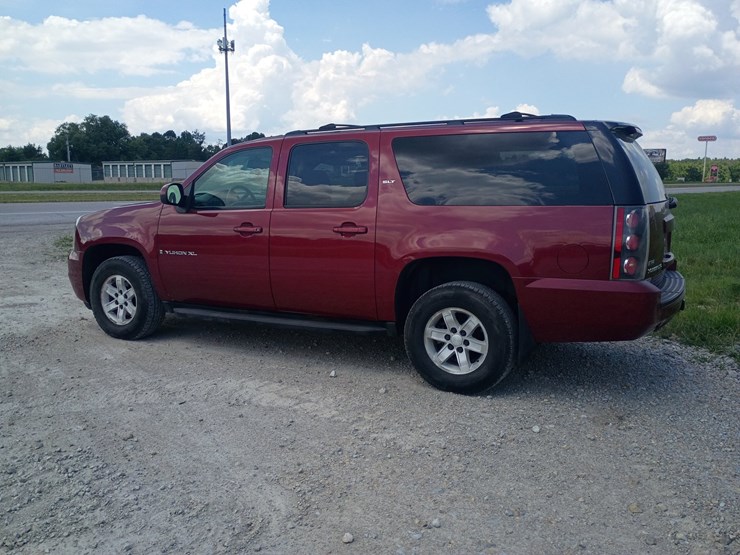 2009-gmc-yukon-xl-image-4
