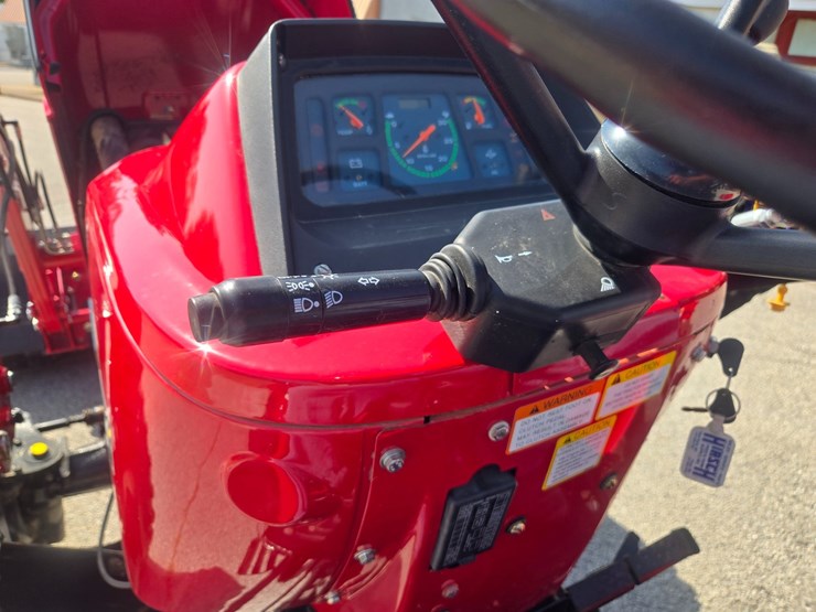 2023-mahindra-4550-image-51