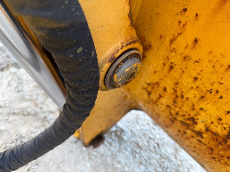 2000-deere-710d-image-66