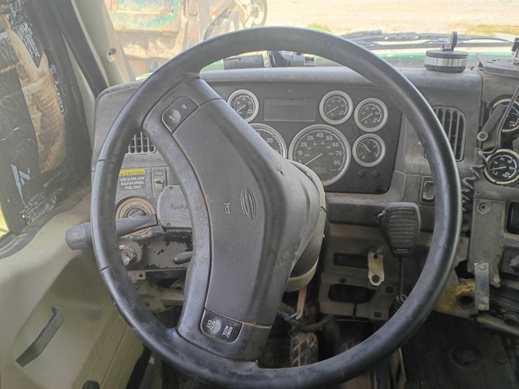 2008-sterling-l9500-image-64