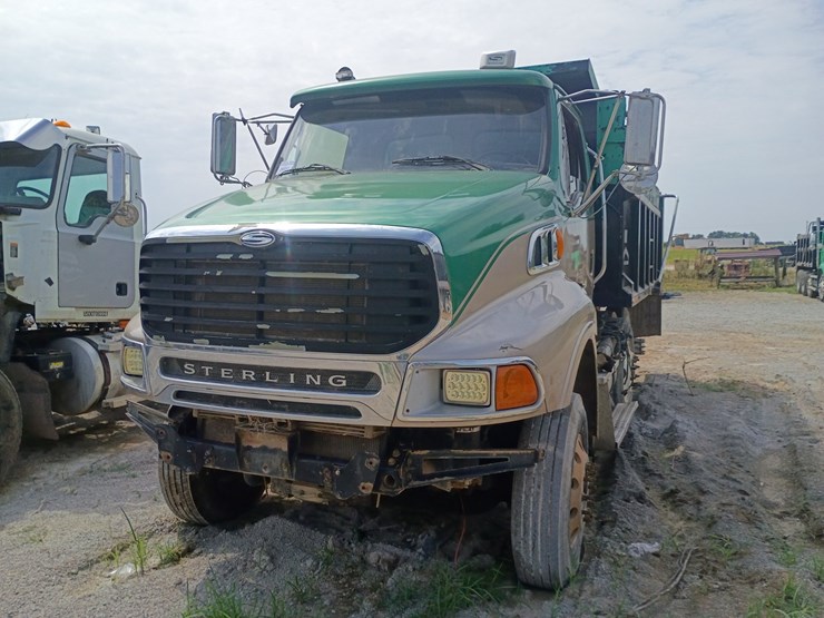 2008-sterling-l9500-image-16