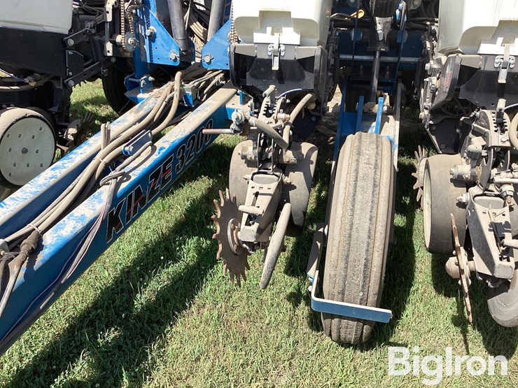 kinze-3200-image-19