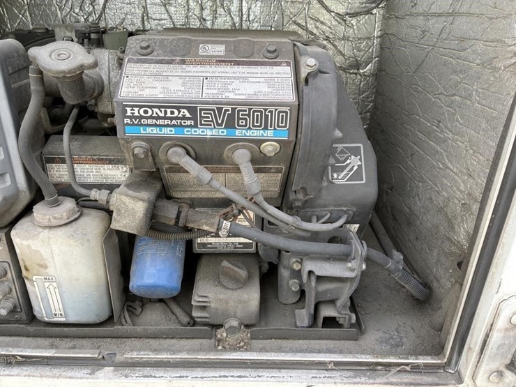 2008-workhorse-w62-image-13