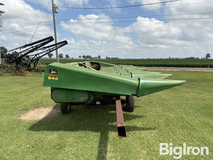 1995-john-deere-844-image-4