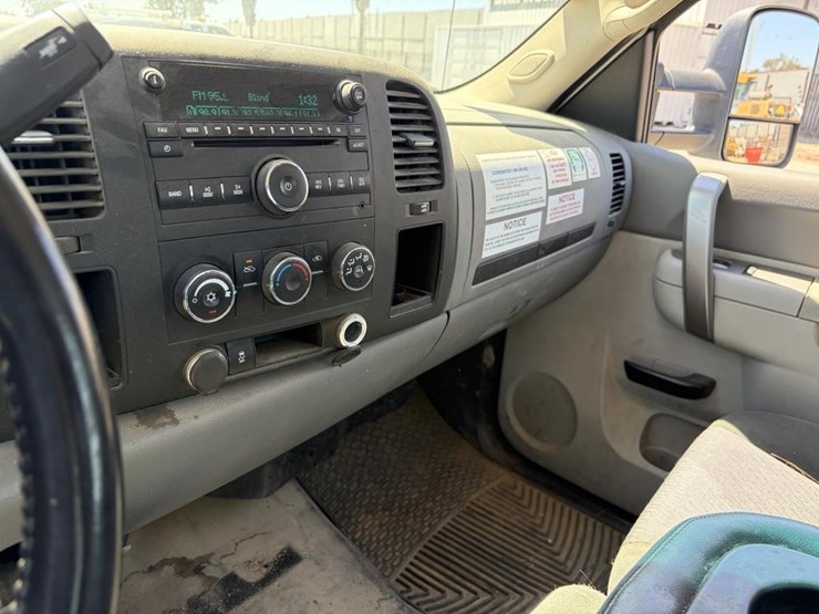 2012-gmc-sierra-2500-image-19