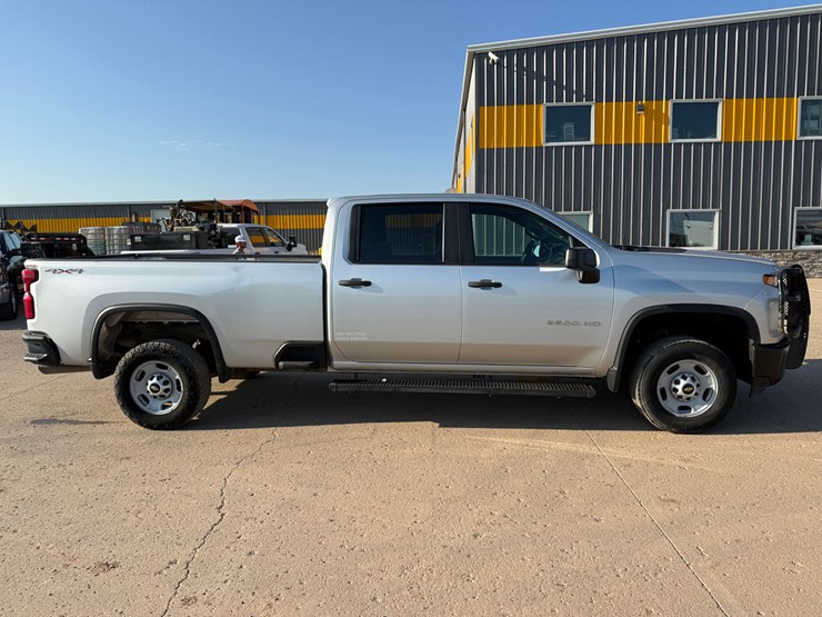 2021-chevrolet-silverado-2500hd-image-5