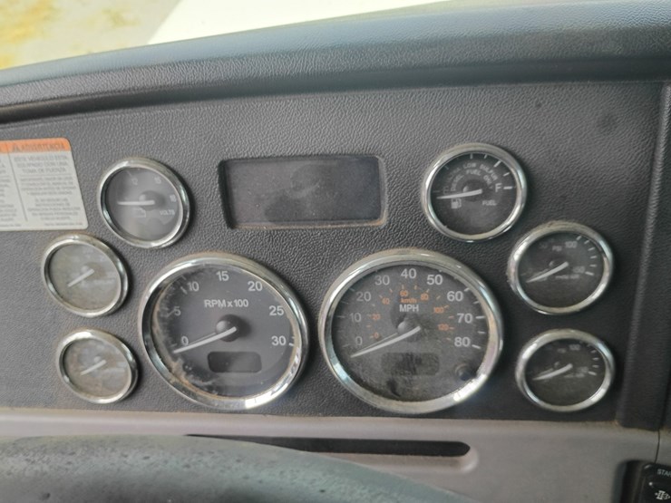 2014-peterbilt-367-image-64