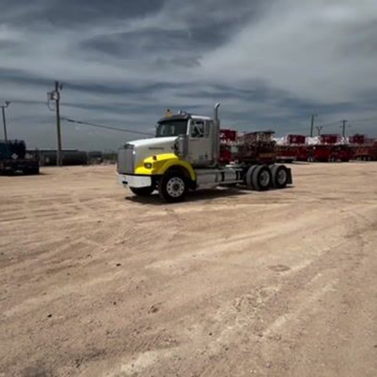 2019 WESTERN STAR 4900