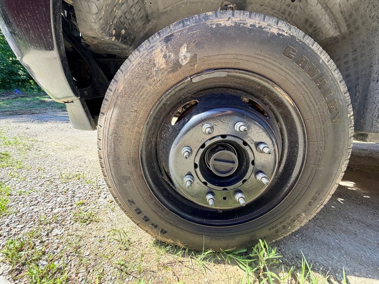 2003-ford-f550-image-12