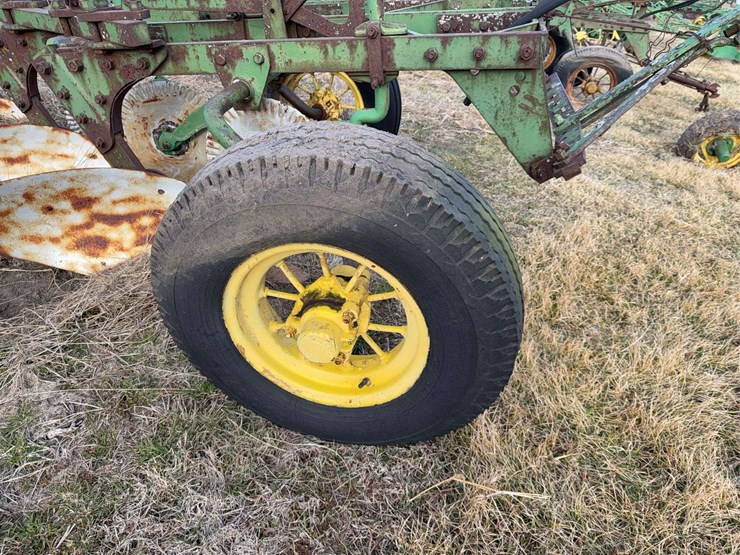 john-deere-pull-type-three-bottom-plow-image-20