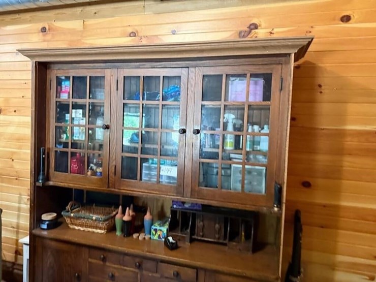 oak-mission-style-cabinet-w/glass-doors-image-2