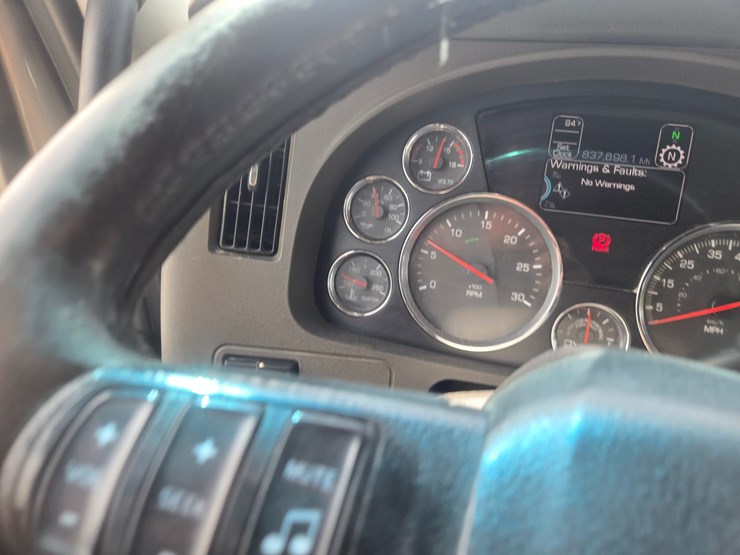 2019-kenworth-t680-image-56