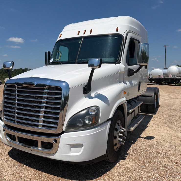 2016 FREIGHTLINER CASCADIA 125