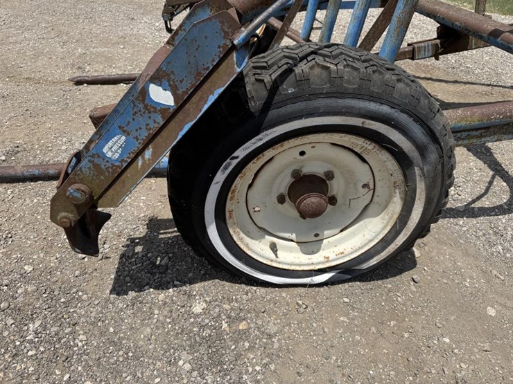 #197-•-hay-dolly-round-bale-mover---tumble-bug-image-2