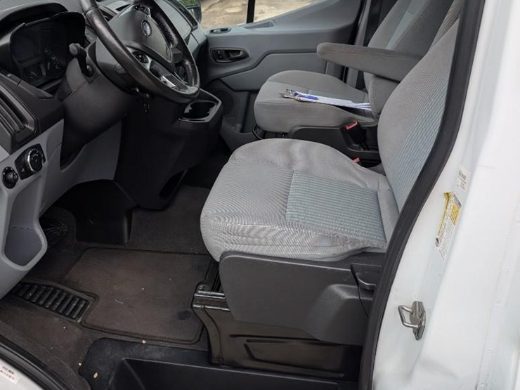 2016-ford-transit-image-7
