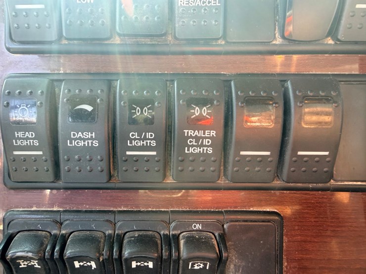 2016-western-star-4700-image-133