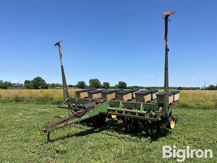 john-deere-7000-image-1
