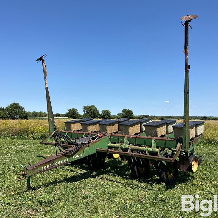 JOHN DEERE 7000