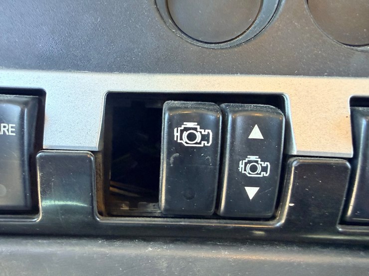 2010-kenworth-t800-image-102
