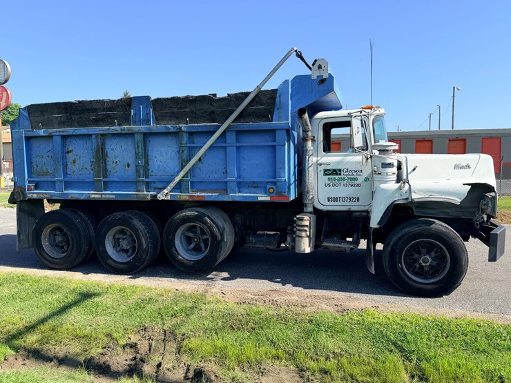 1993-mack-dm690s-image-12
