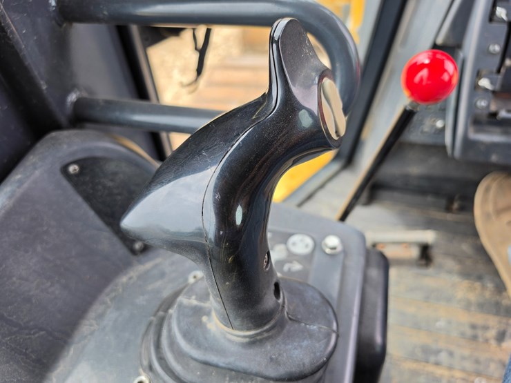 2015-deere-700k-image-50