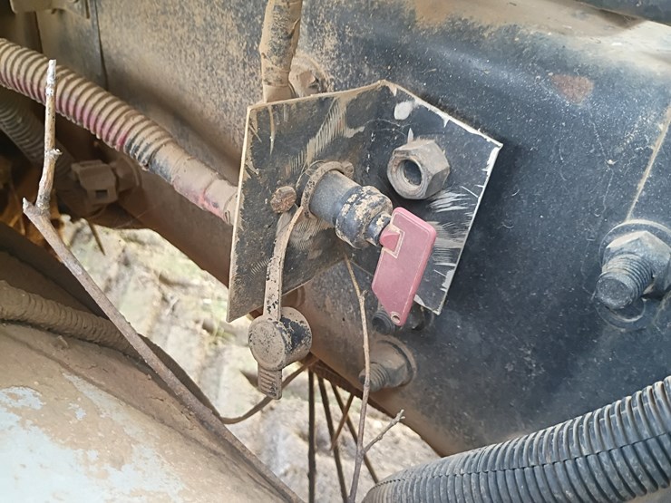 2008-sterling-l9500-image-74